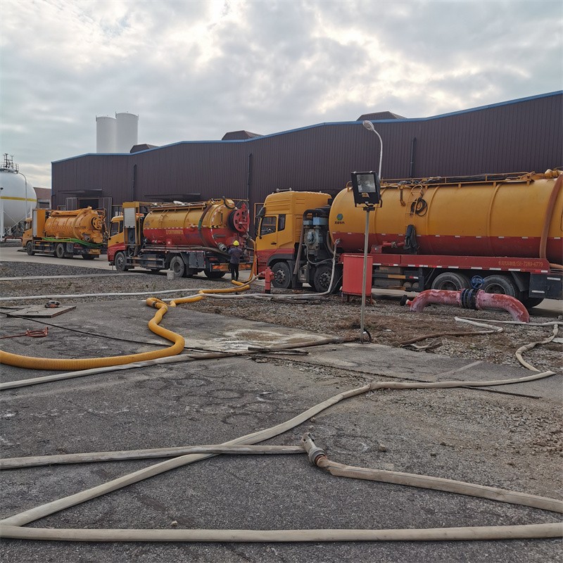 南桥镇污水池清理