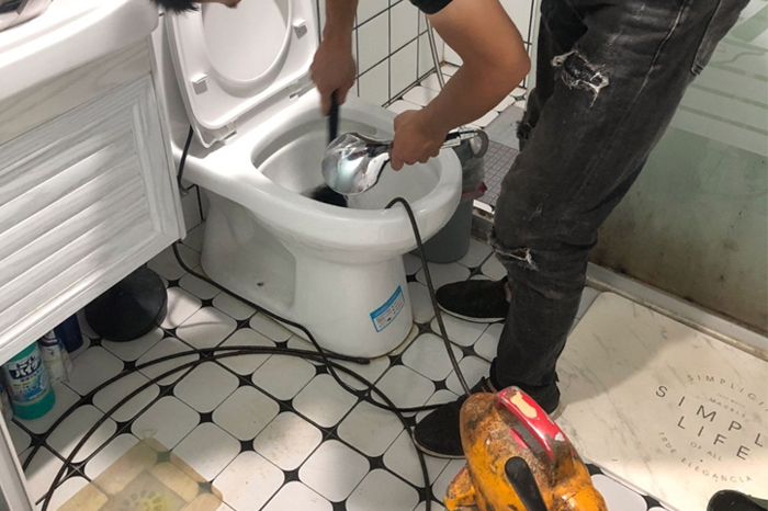 南桥镇马桶堵塞自己疏通还是找师傅?专业上门服务让你省时更省心
